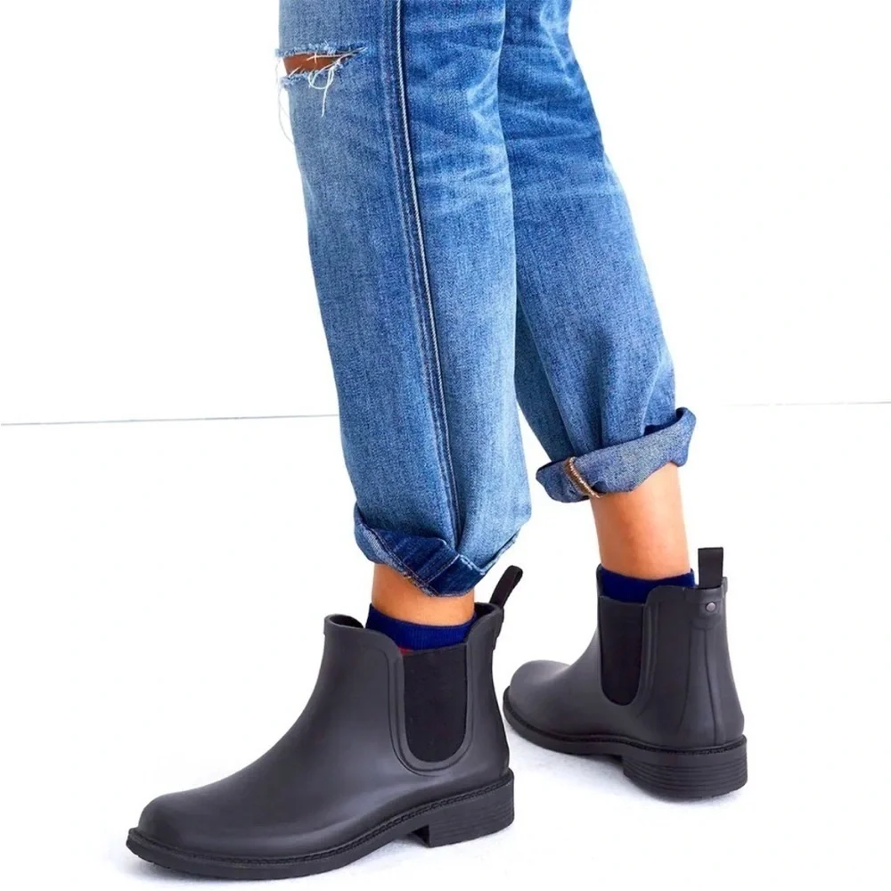 Madewell streamlined rain